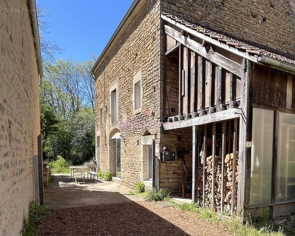Maison à VEZELAY