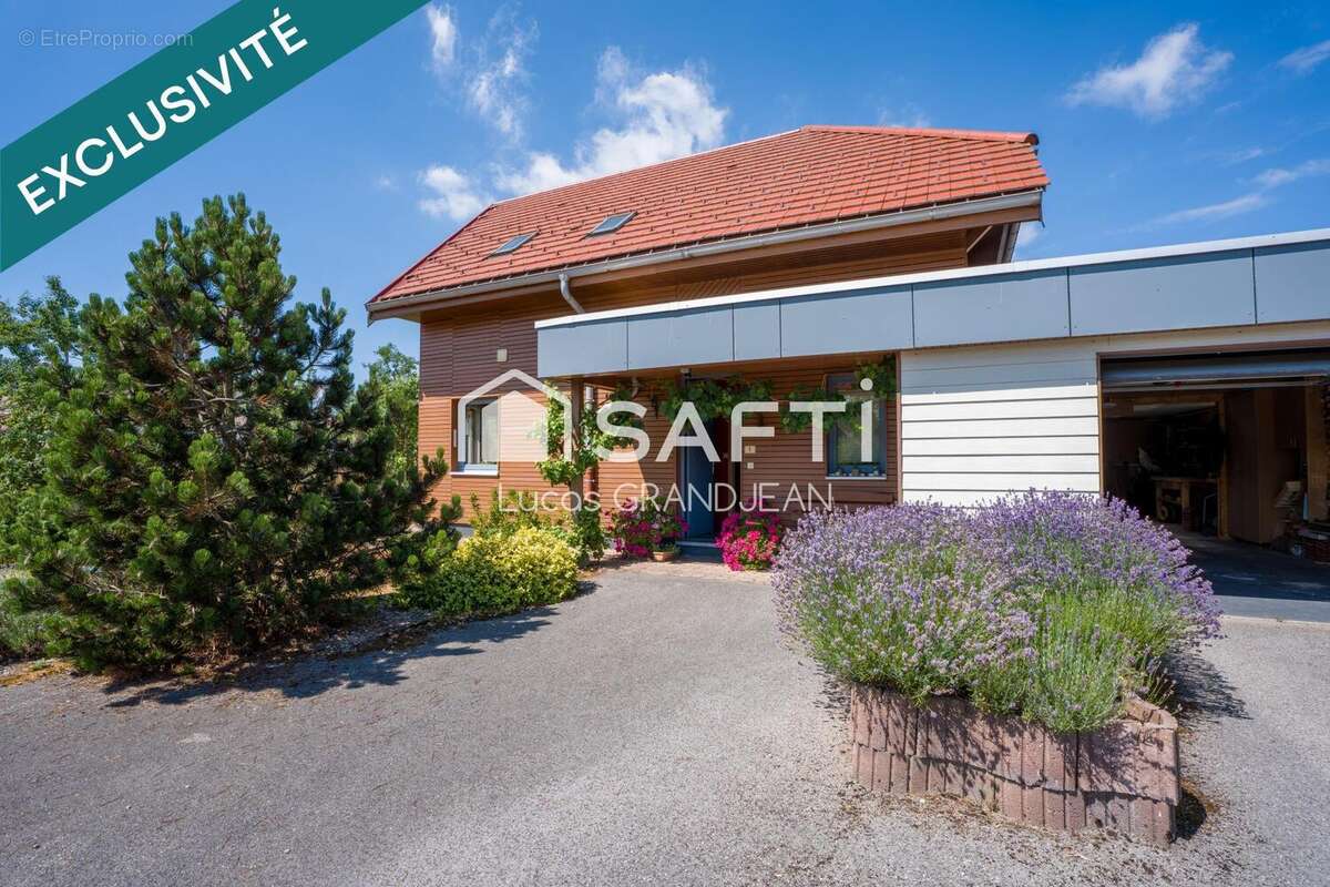 Maison 140 m² à La Chaux-Du-Dombief  - photo 2