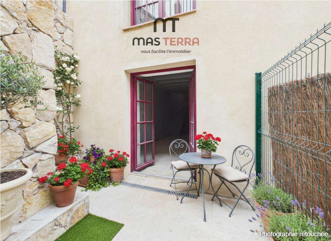 Appartement à CHATEAUNEUF-GRASSE