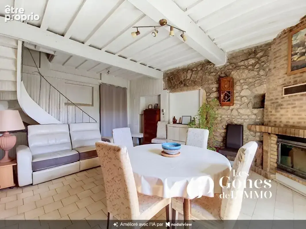 Vaugneray   Maison de ville en pierre de 138 m2 avec terrain - photo 5