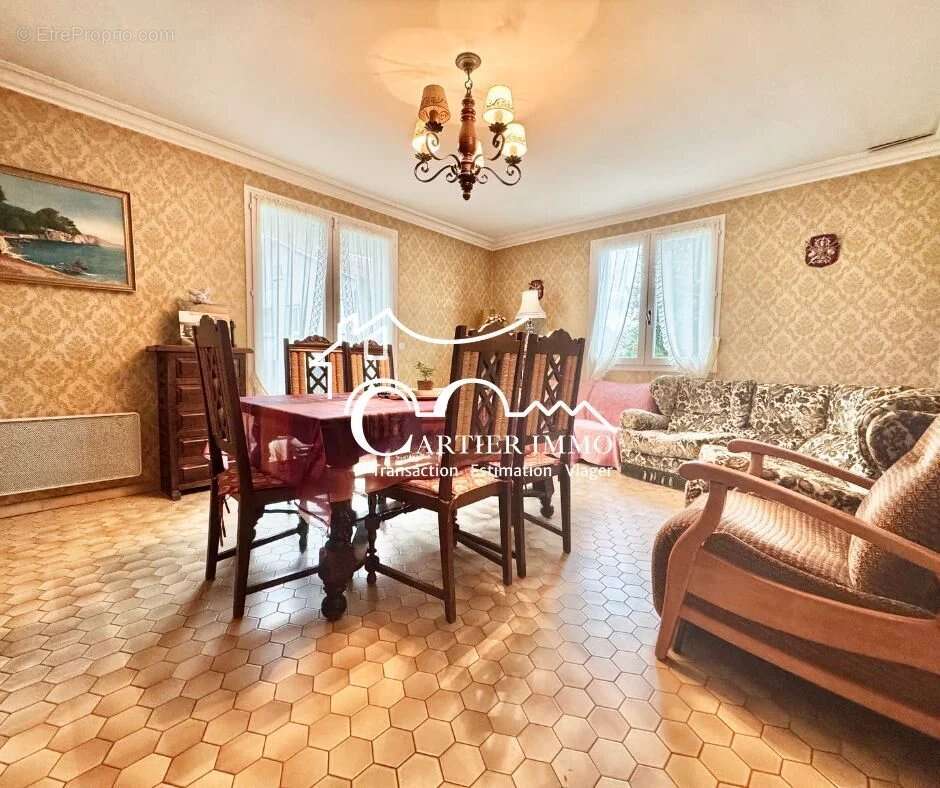 Maison à VALS-PRES-LE-PUY