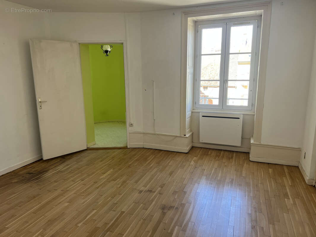 Appartement à CHAROLLES