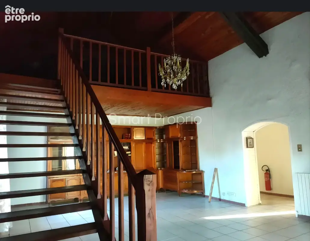 Grande maison en pierre de 208 m2 à Saint-Yzan-de-Soudiac   idéal famille ! - photo 6