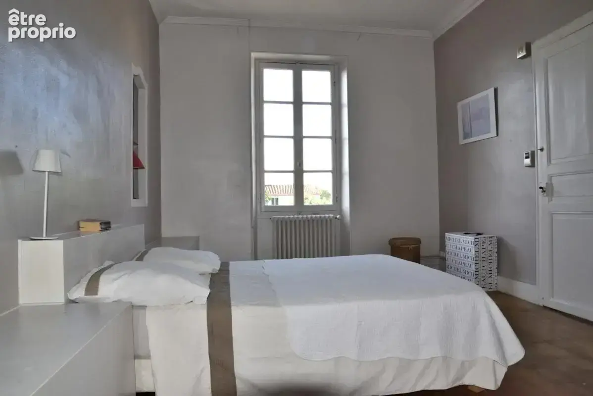 Maison de caractère avec beau jardin arboré avec possibilité local professionnel - photo 12