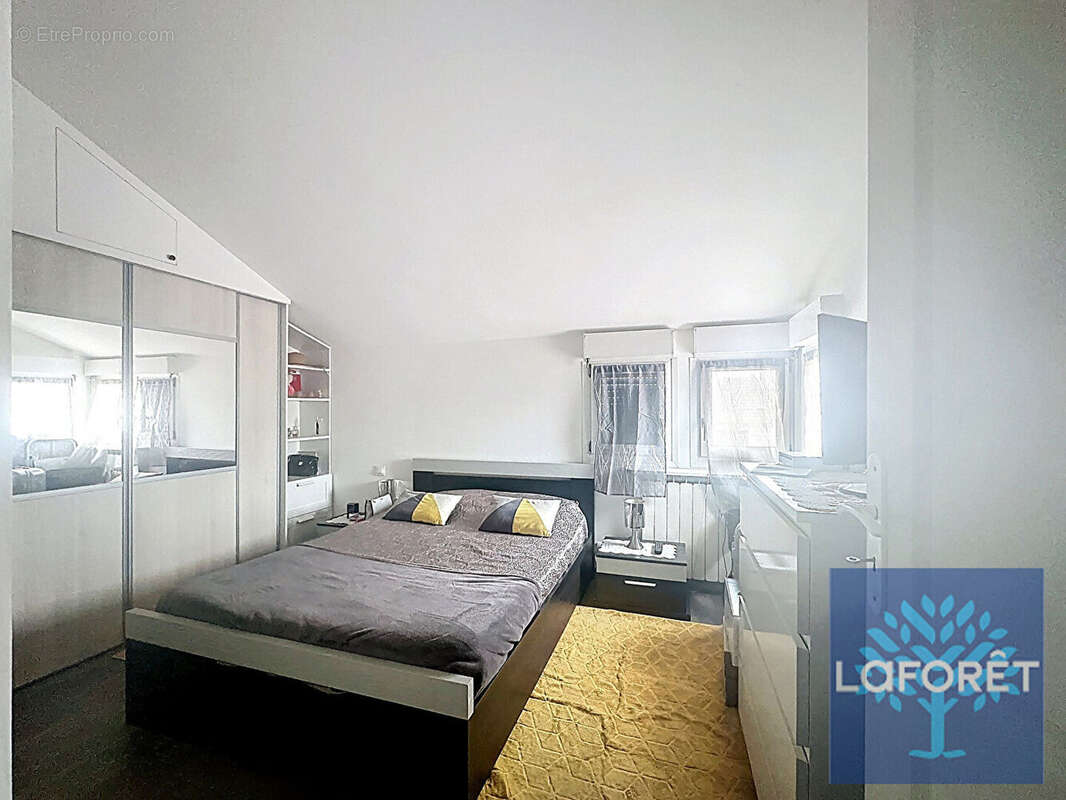 Maison à VIGNEUX-SUR-SEINE