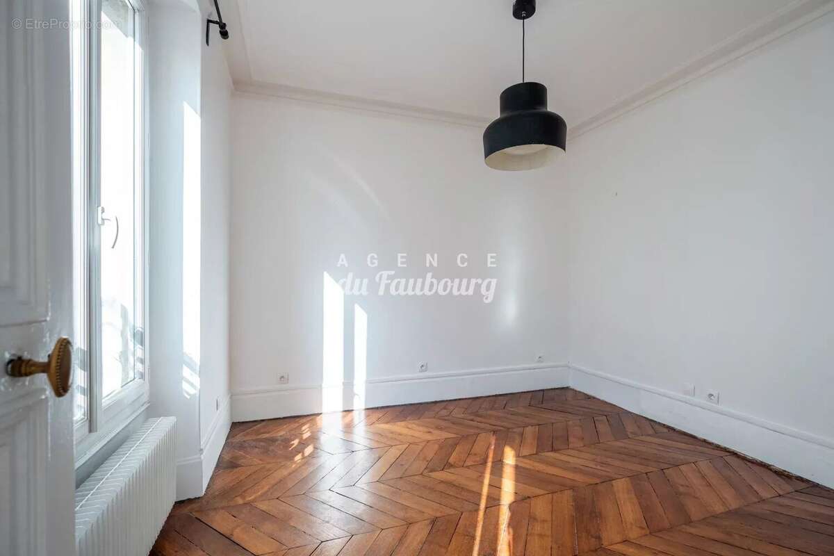 Appartement à PARIS-10E