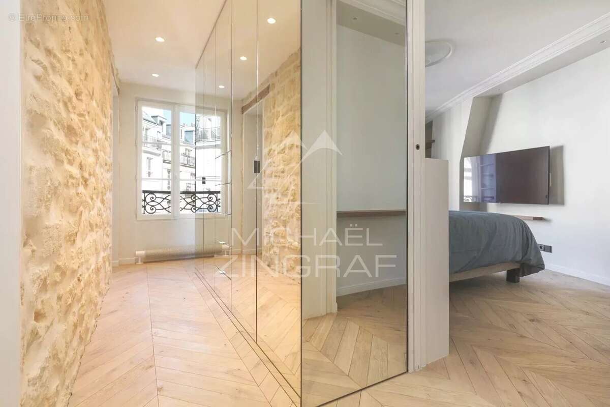 Appartement à PARIS-17E