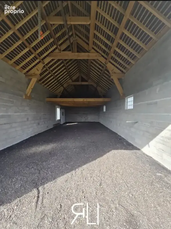 Garage de 87m2 avec fort potentiel d'aménagement - photo 3