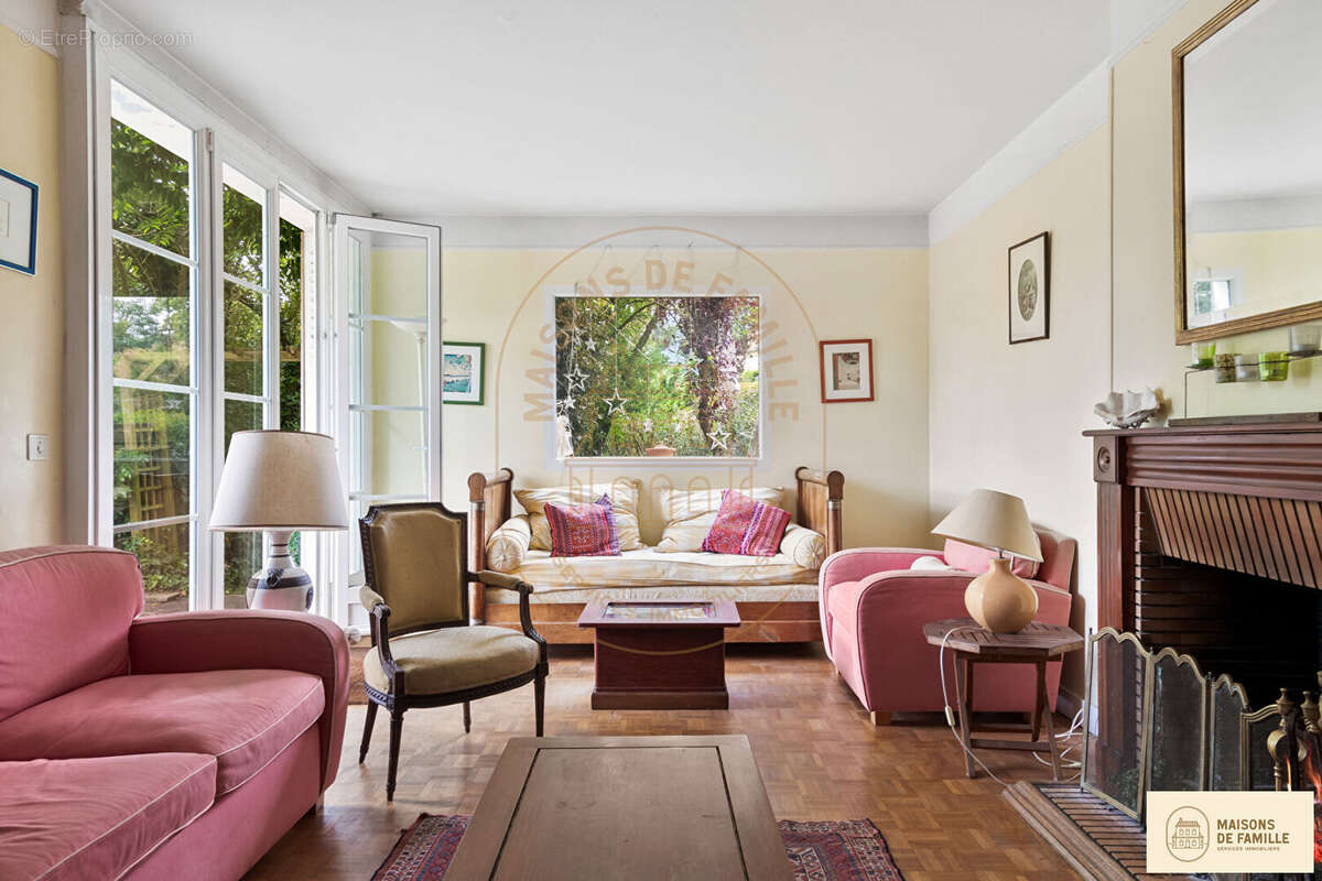 Maison à LA CELLE-SAINT-CLOUD