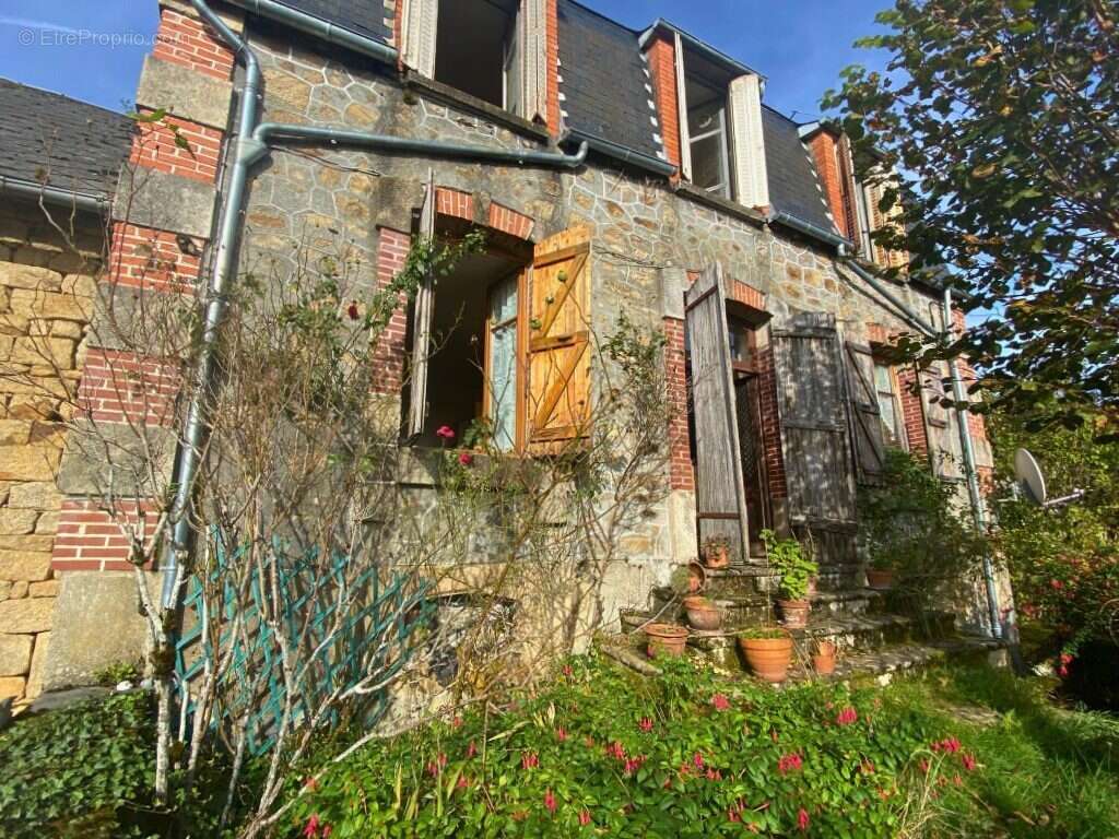 Maison à SAINT-AMAND-LE-PETIT