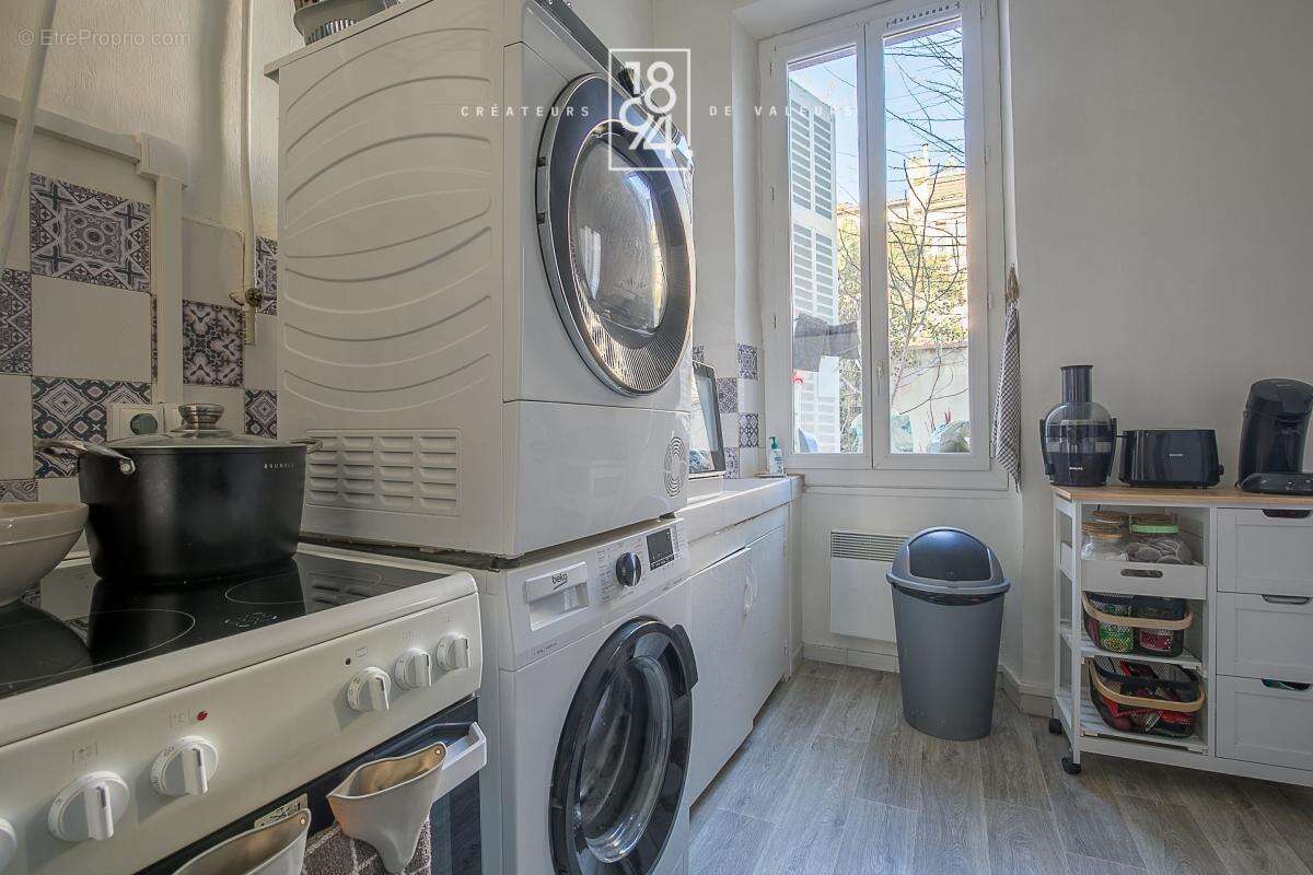 Appartement à MARSEILLE-1E