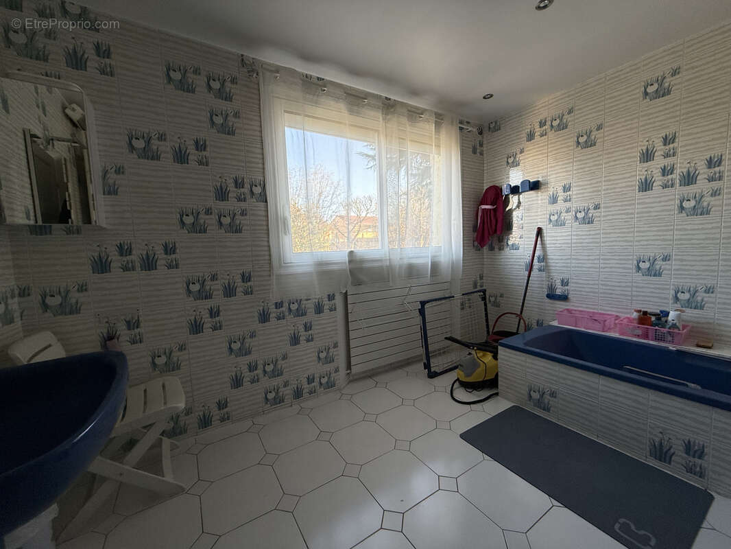 Maison à LE BLANC-MESNIL