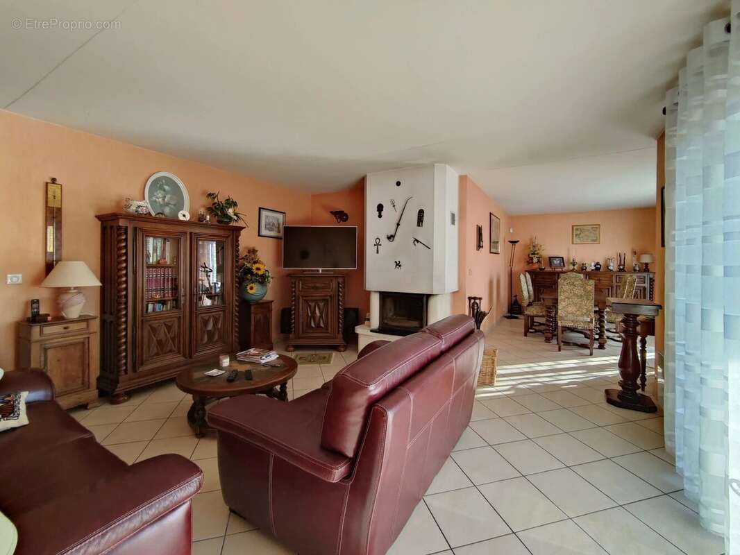 Maison à SAINT-MICHEL-DE-RIEUFRET