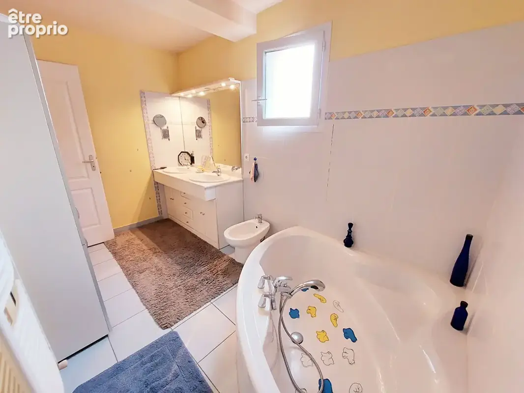 Villa de 150 m² sur sous sol complet  de 110 m² + dépendance + piscine terrain 1353m² - photo 12