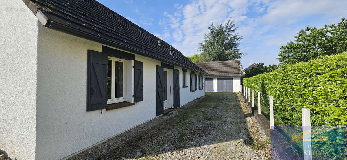 Maison à PONTACQ
