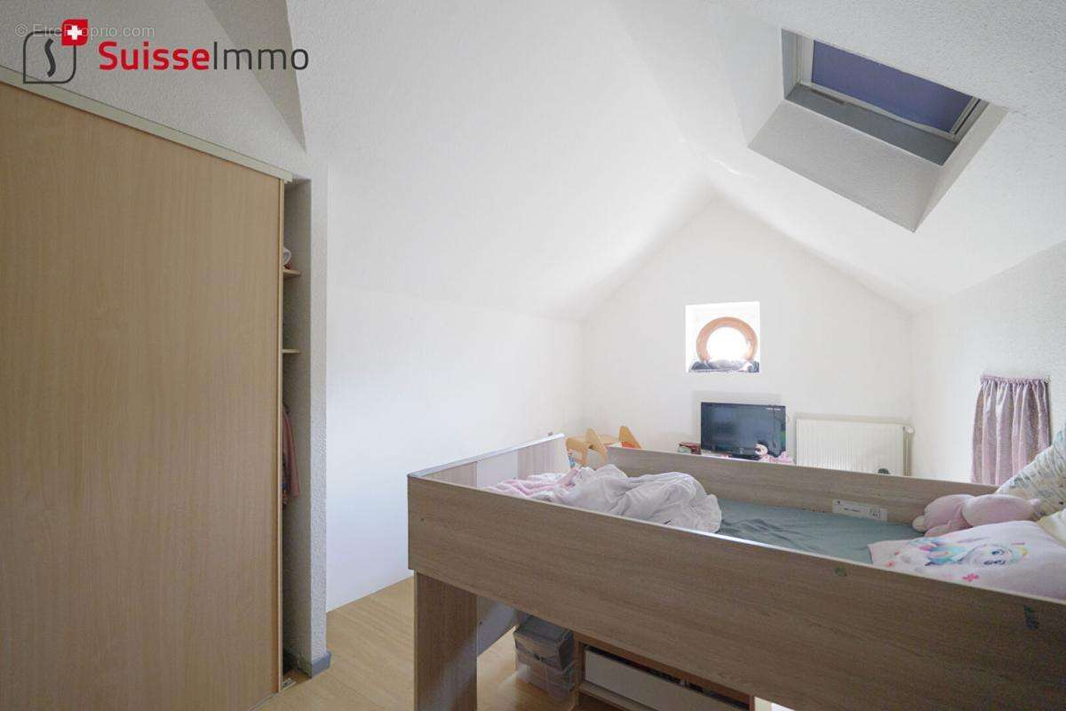 Murs + appartement T5 (+ possibilité fonds restaurant + Licence 4 ) - photo 13
