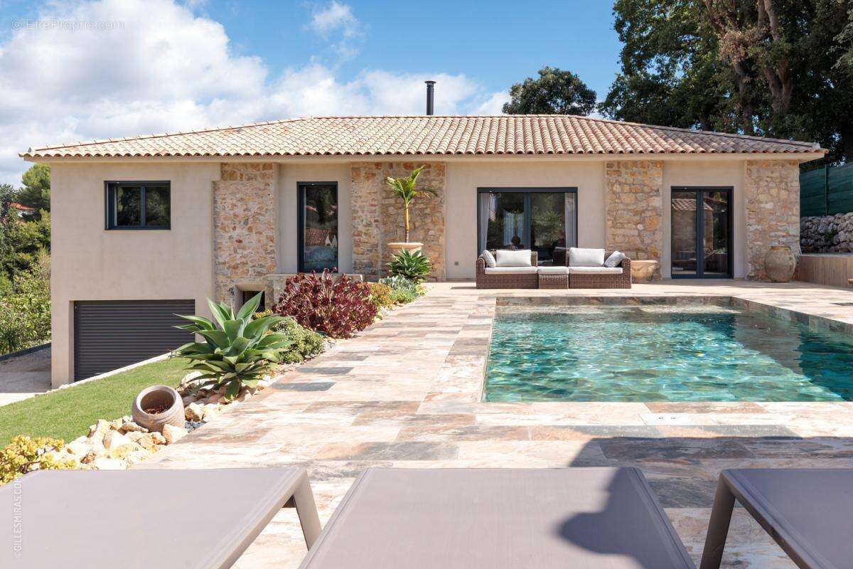 Maison à VALLAURIS