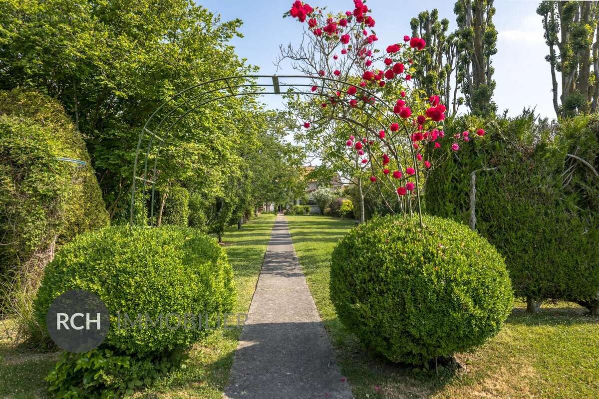 Maison à MONTFORT-L&#039;AMAURY