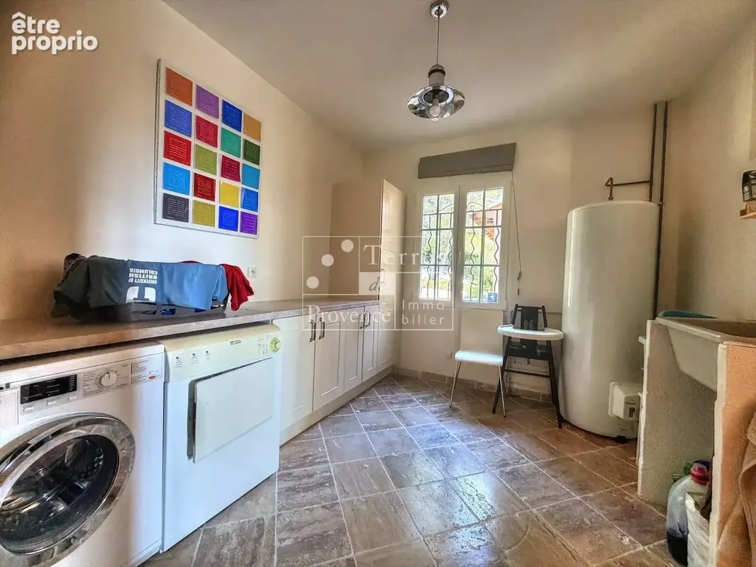 LORGUES – Élégante bastide provençale sur 4 000 m² avec piscine - photo 31