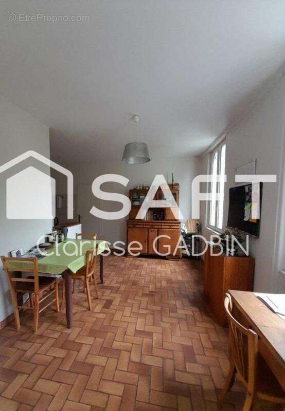 Maison 260 m² à La Selle-Craonnaise  - photo 9