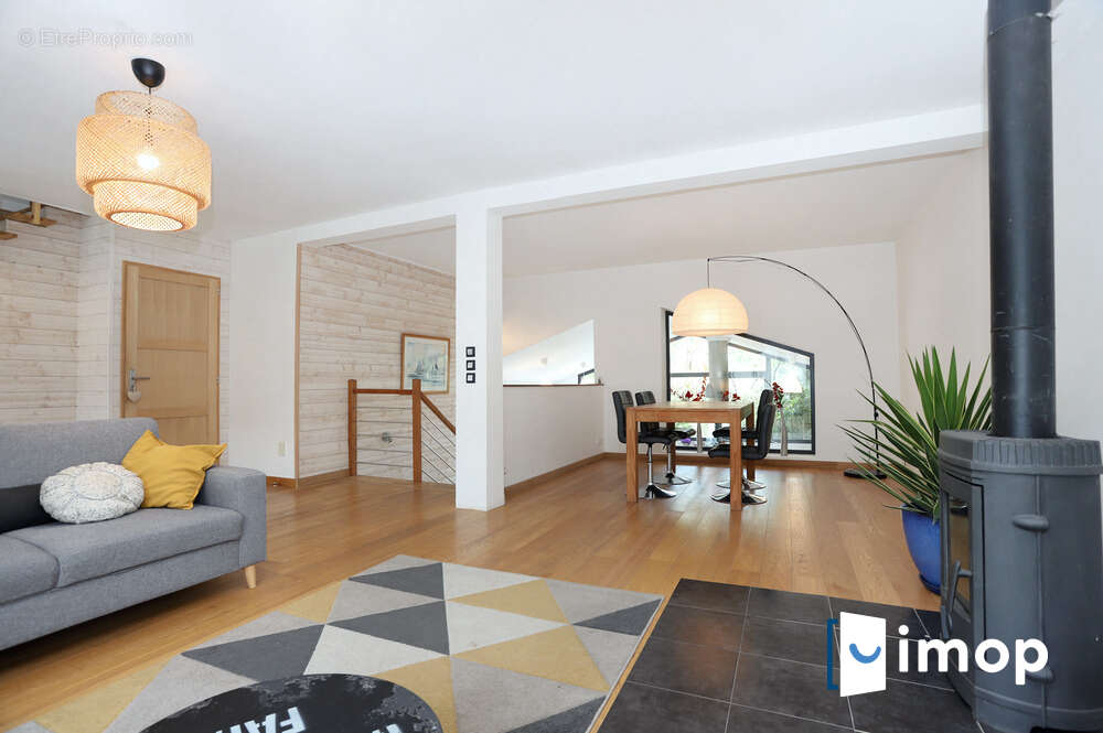 Maison rénovée avec piscine - photo 2