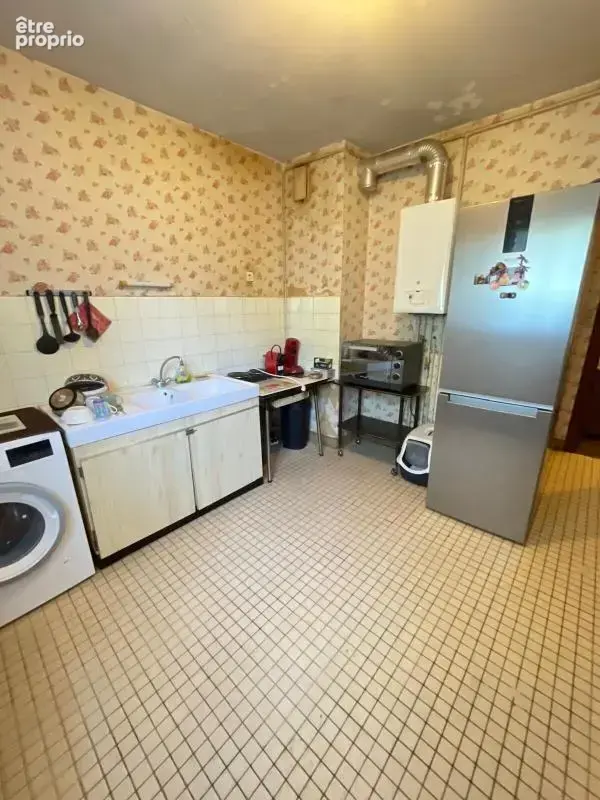 Appartement T3  de 74 m2 à rénover – Secteur Côte Pavée – Calme absolu – Parking et Cave - photo 4
