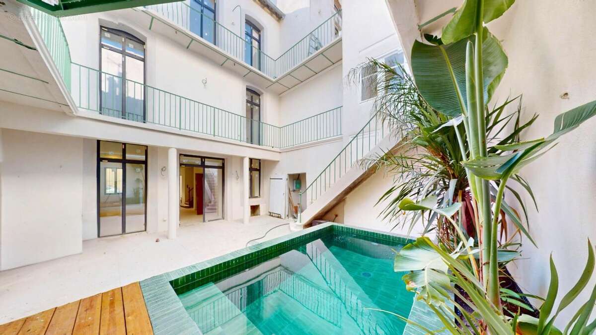CARCASSONNE BELLEVUE  Une maison de ville qui porte bien son nom. Piscine, garage, 8 pièces 184.64 m2 - photo 10