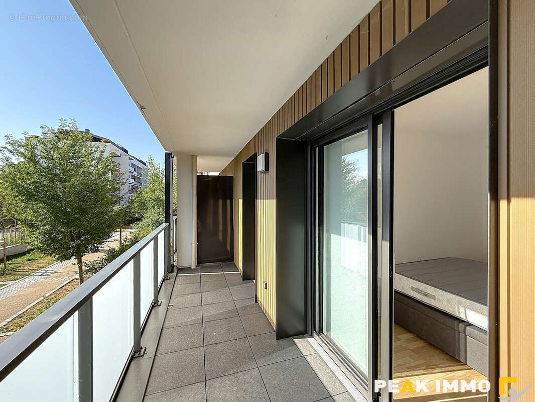 Appartement T3 de 76,48 m2 - terrasse - balcon et garage en sus - photo 8
