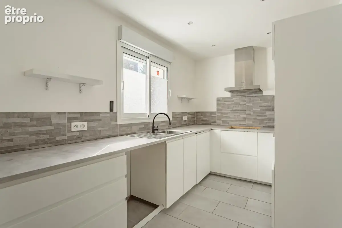 Logement rénové avec 3 chambres + terrasse - photo 7