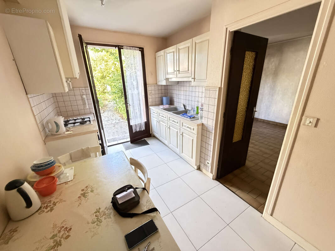 Maison 5 chambres avec fort potentiel - photo 6