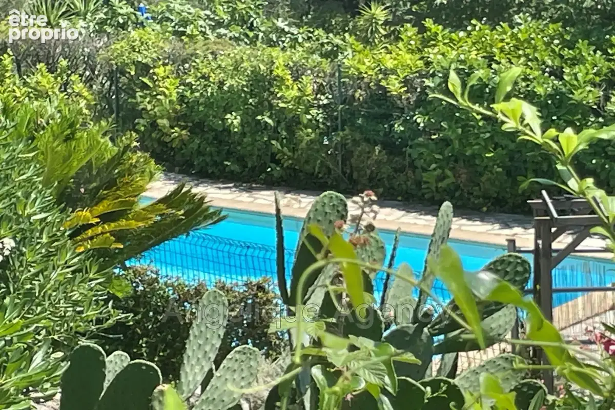 Maison à ROQUEFORT-LES-PINS