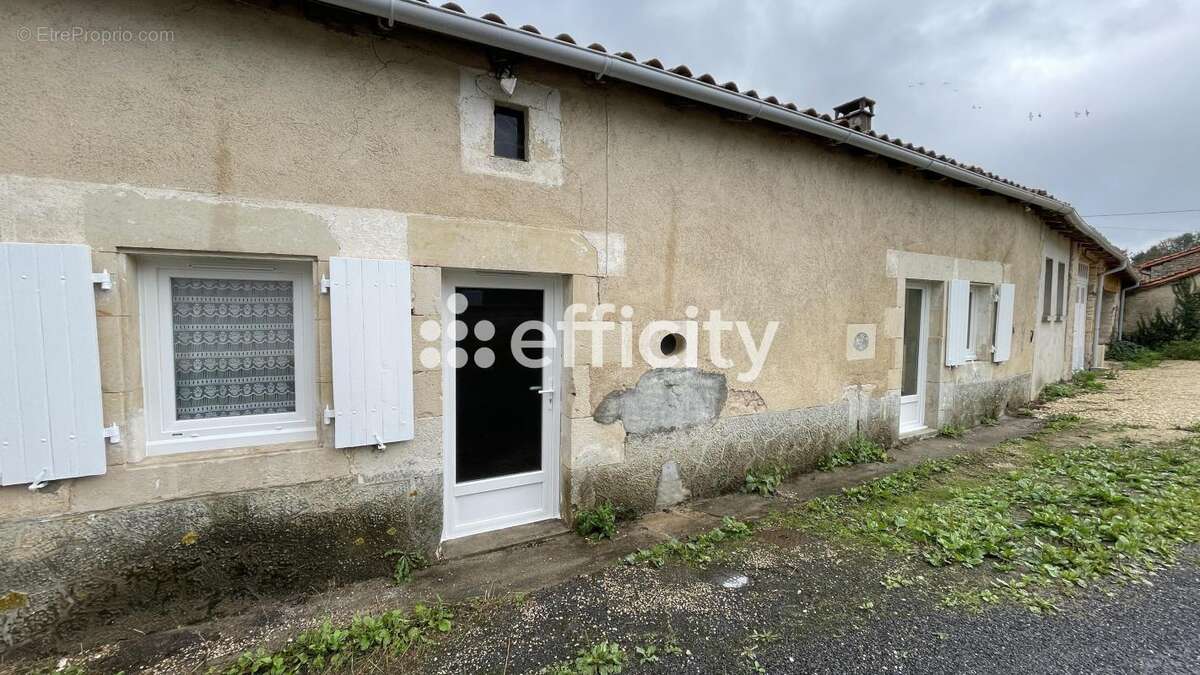 Maison à SAVIGNE