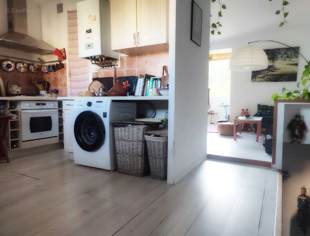 Hyeres Godillot T4 Duplex 66 M2 - photo 5