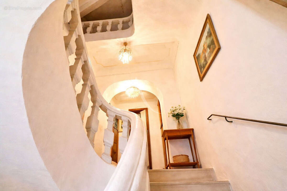 Maison à GINASSERVIS
