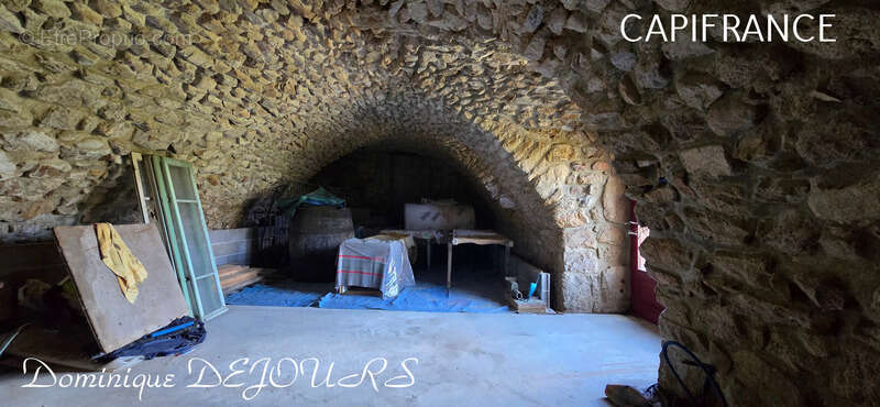 Ardèche, ensemble charmant de 2 maisons en pierres, avec terrasses, caves voutées et terrains attenants - photo 34