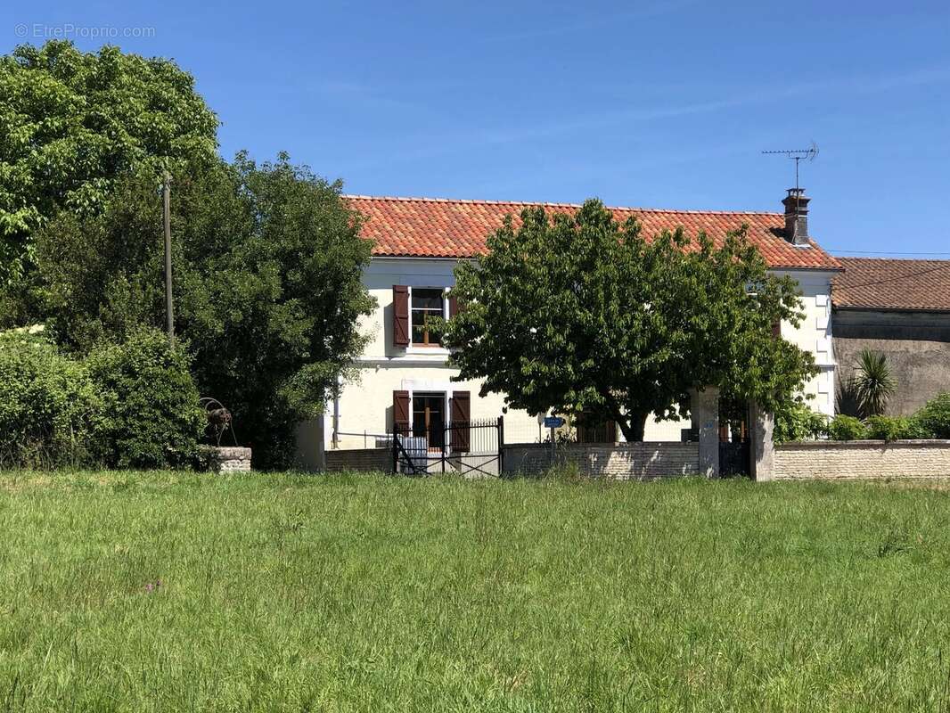 Maison à VILLEMAIN