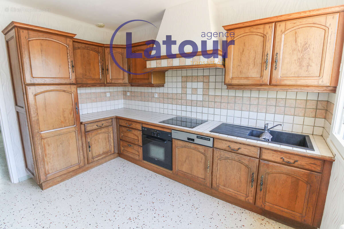 A VERNOUILLET, Maison de 6 pièces, 5 chambres, 133 m2 - photo 4