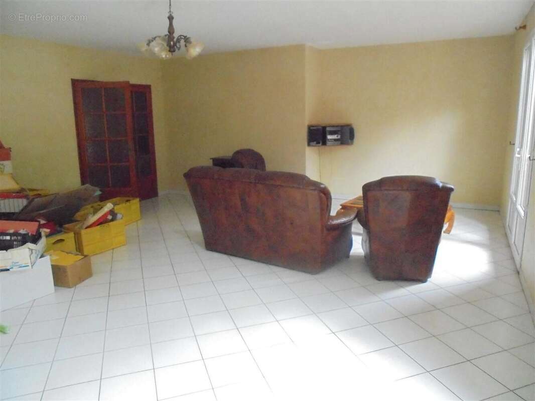 Maison à SAINT-JULIEN-DU-PUY