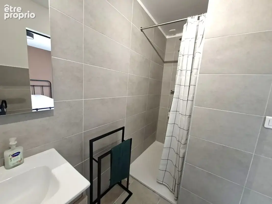 Maison  de caractère en pierre  200m²  sur parcelle 15725m²  CRUAS 07350 - photo 5