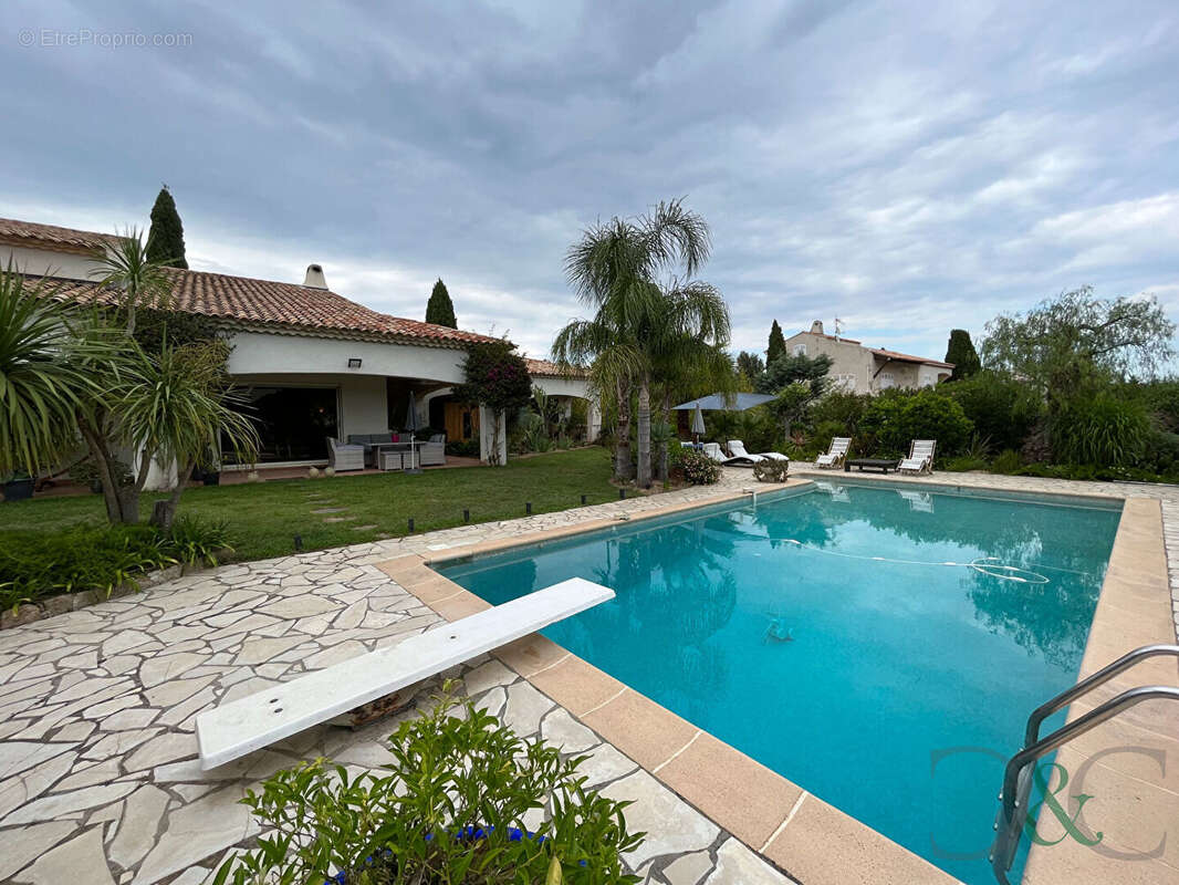 Maison à LA LONDE-LES-MAURES