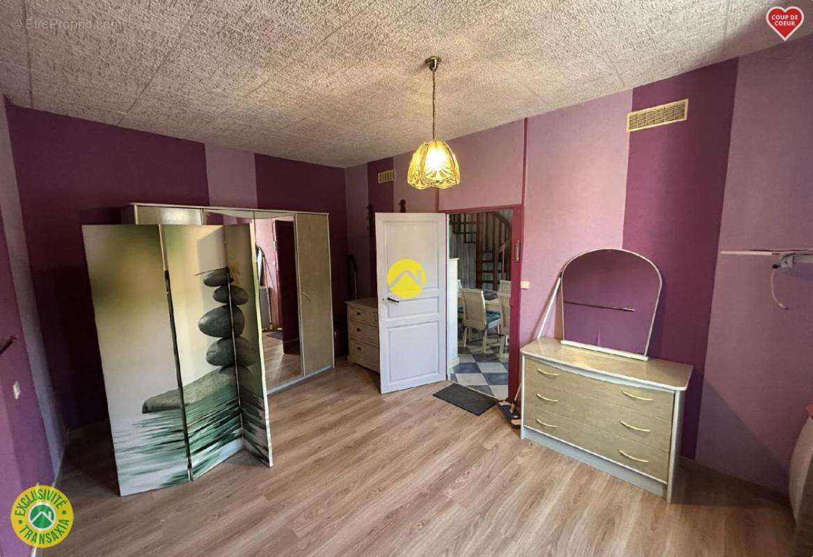 Maison à LE VEURDRE