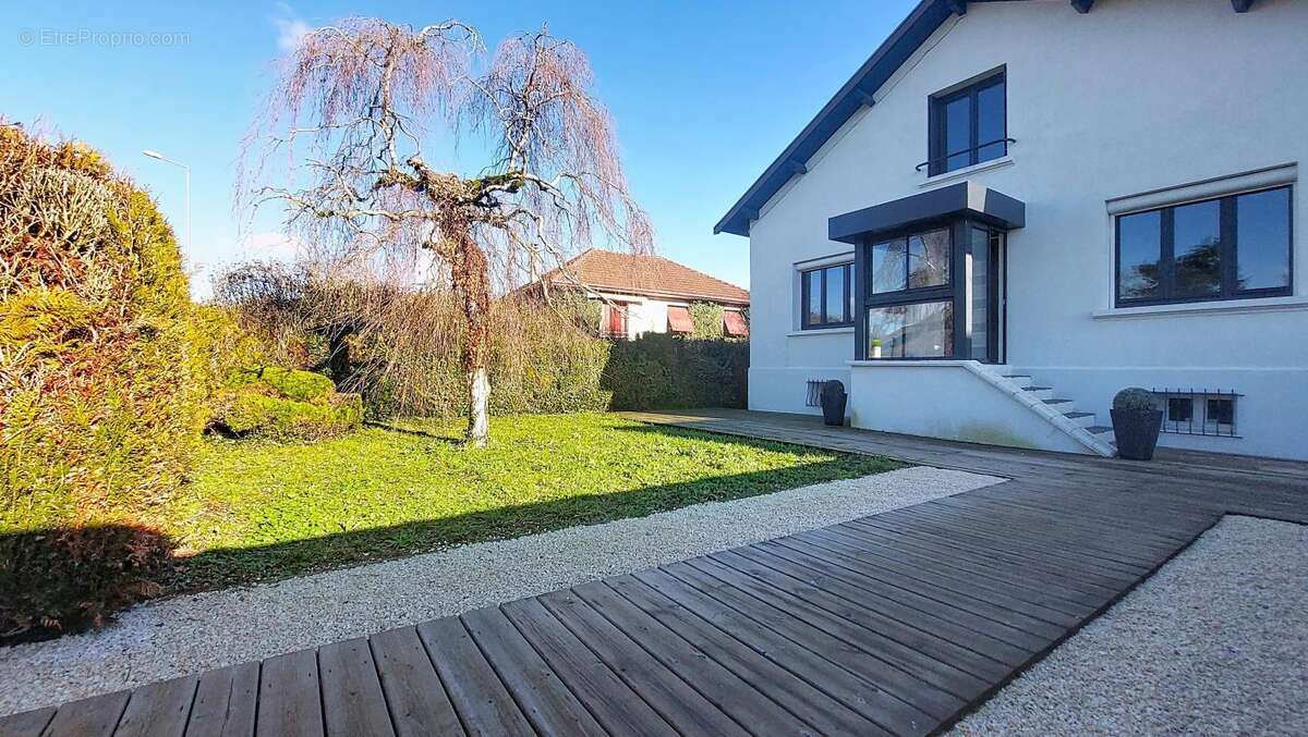 Maison à CHAVANOZ