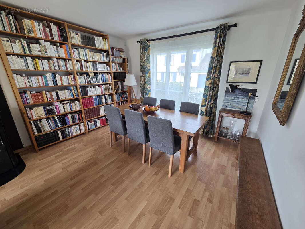 Maison à SAINT-MARTIN-BOULOGNE