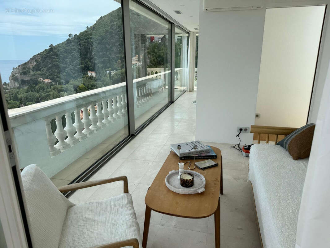 Maison à EZE