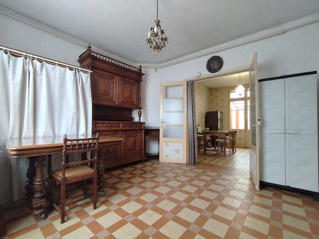 Maison à SAINT-PIERRE-DES-CORPS