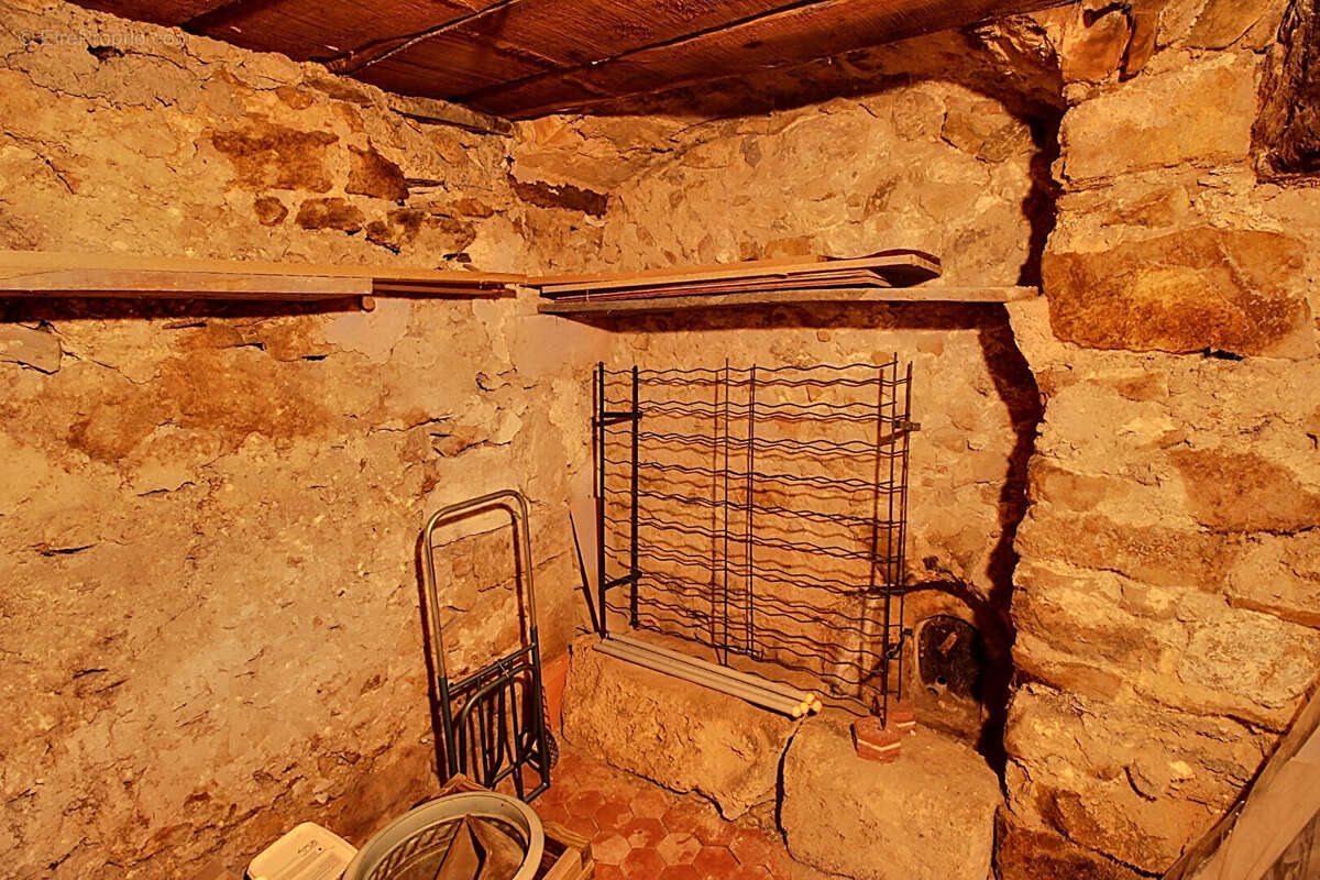 Maison à ENTRECASTEAUX
