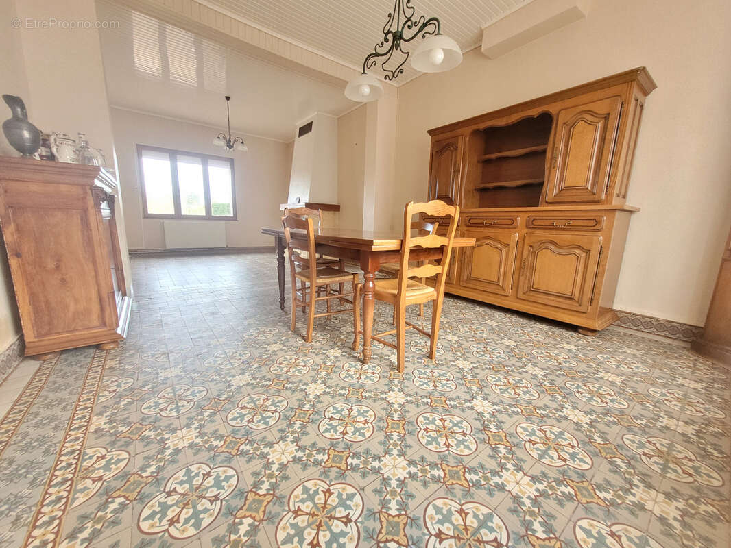 Maison à ANGRES