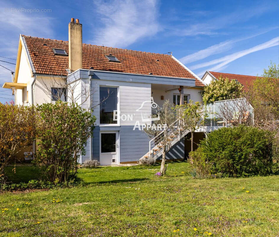 Maison à SAINTE-MARIE-AUX-CHENES