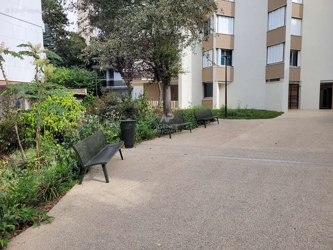 Appartement Saint Germain En Laye 3 pièce(s) 70 m2 - photo 3