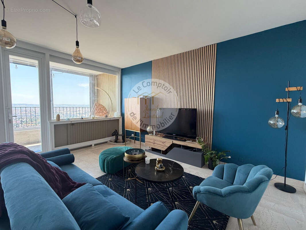 Appartement à MARSEILLE-9E